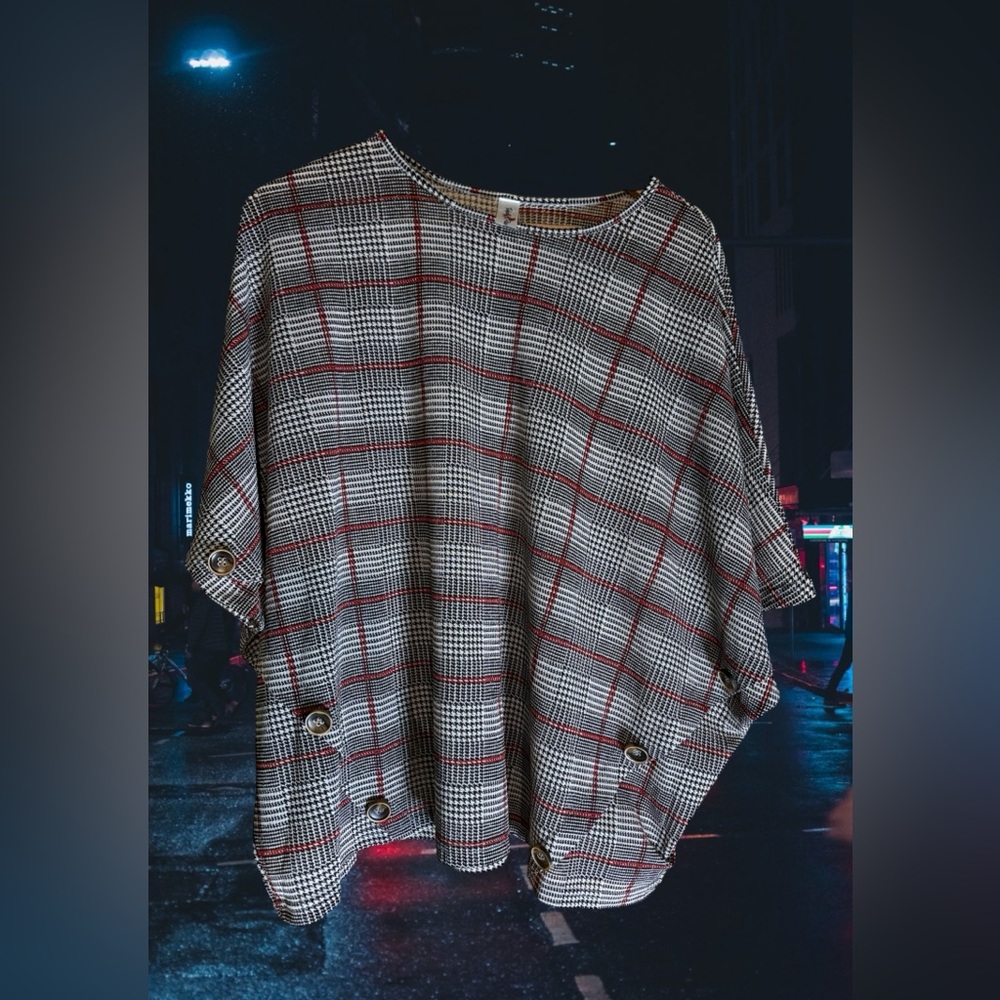 🍉Perfectly Priscilla Plaid Poncho with Button Details EUC